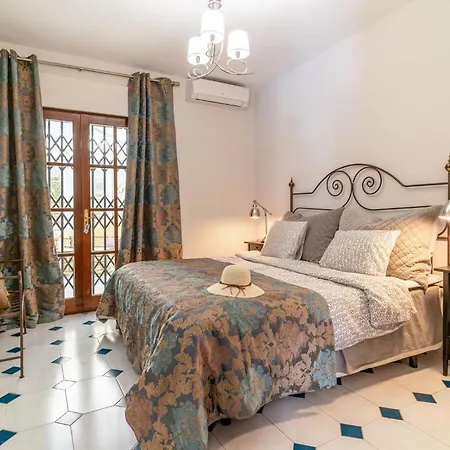 Amazing In Feriehus Mijas